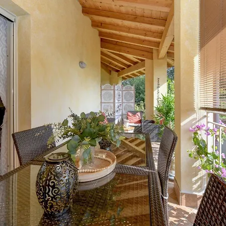 Casa * מנרבה דל גארדה