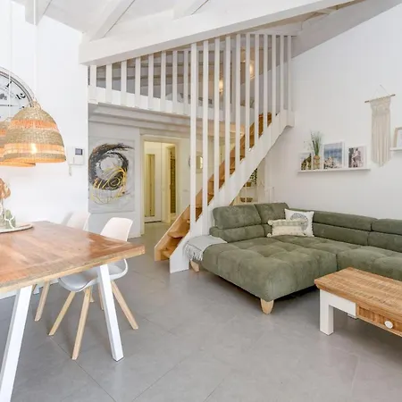 Casa * מנרבה דל גארדה