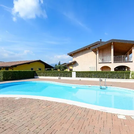 Casa * מנרבה דל גארדה