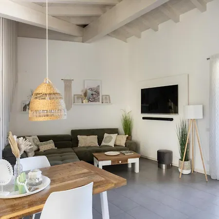 Casa דירה *